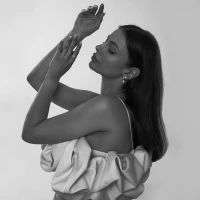 Kolczyki z diamentami w szlifie markizy 